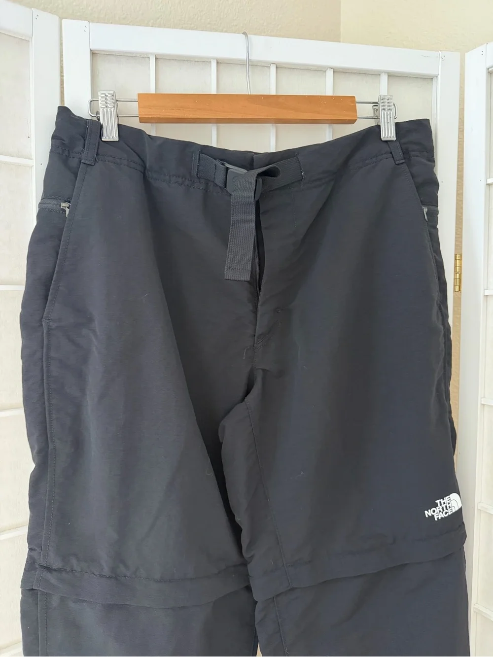 The North Face Black Convertible Zip-Off Hiking Pants 32x30